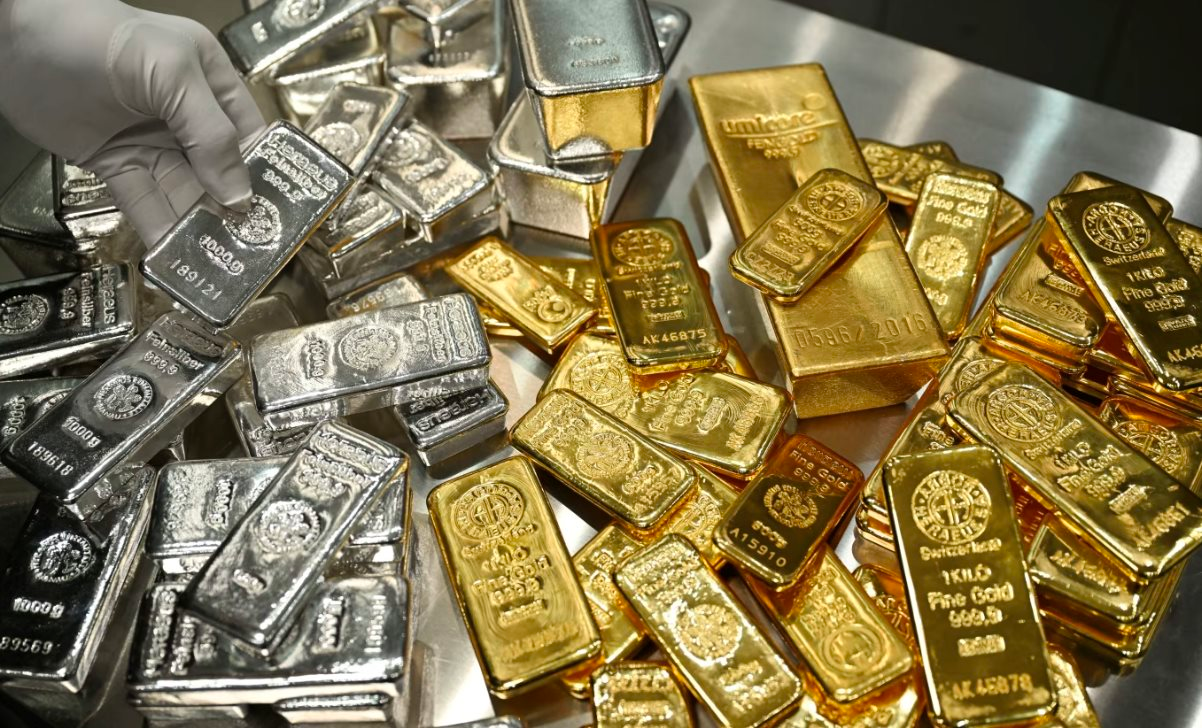 Giá vàng bạc bật tăng mạnh, chuyên gia dự báo dư địa tăng chưa kết thúc