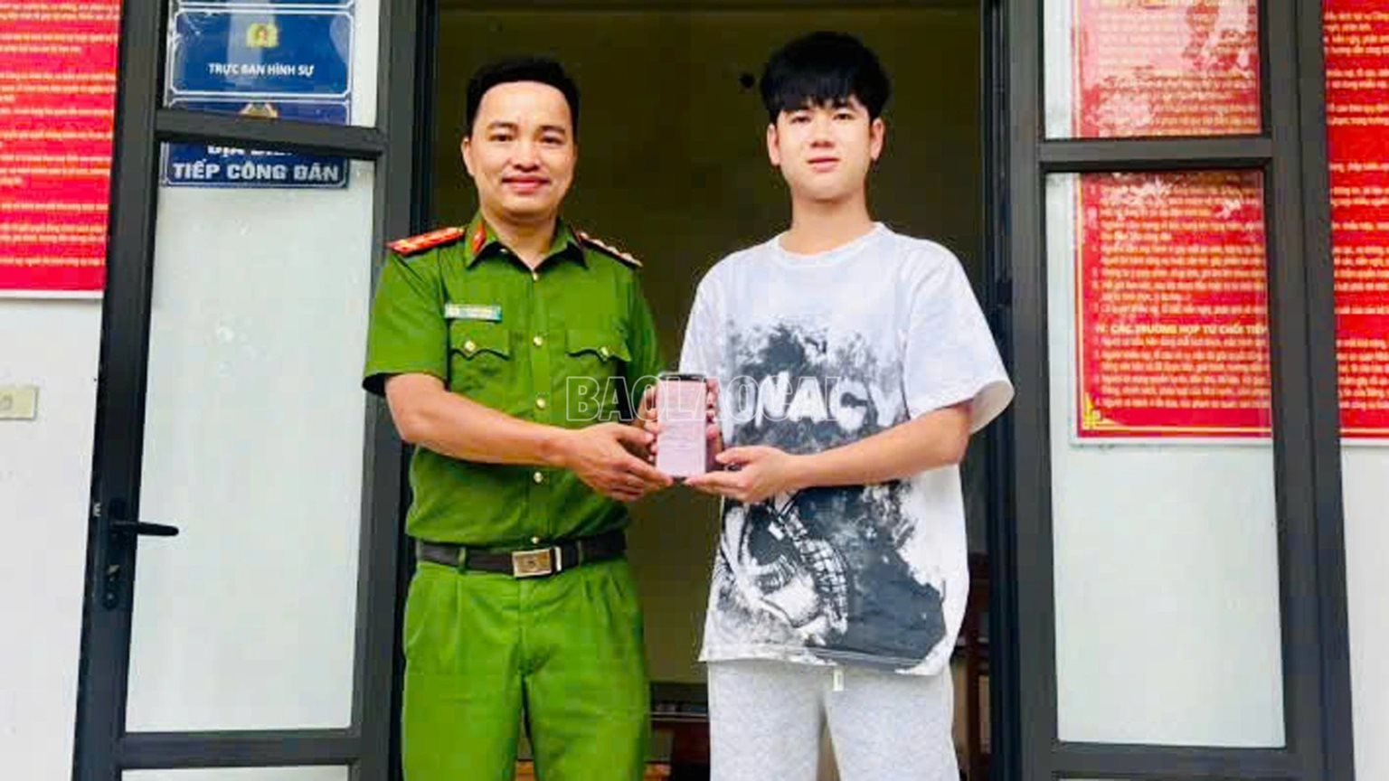 Công an khẩn trương xác minh dòng tiền 100 triệu đồng bất thường trong tài khoản Techcombank của thanh niên SN 2004