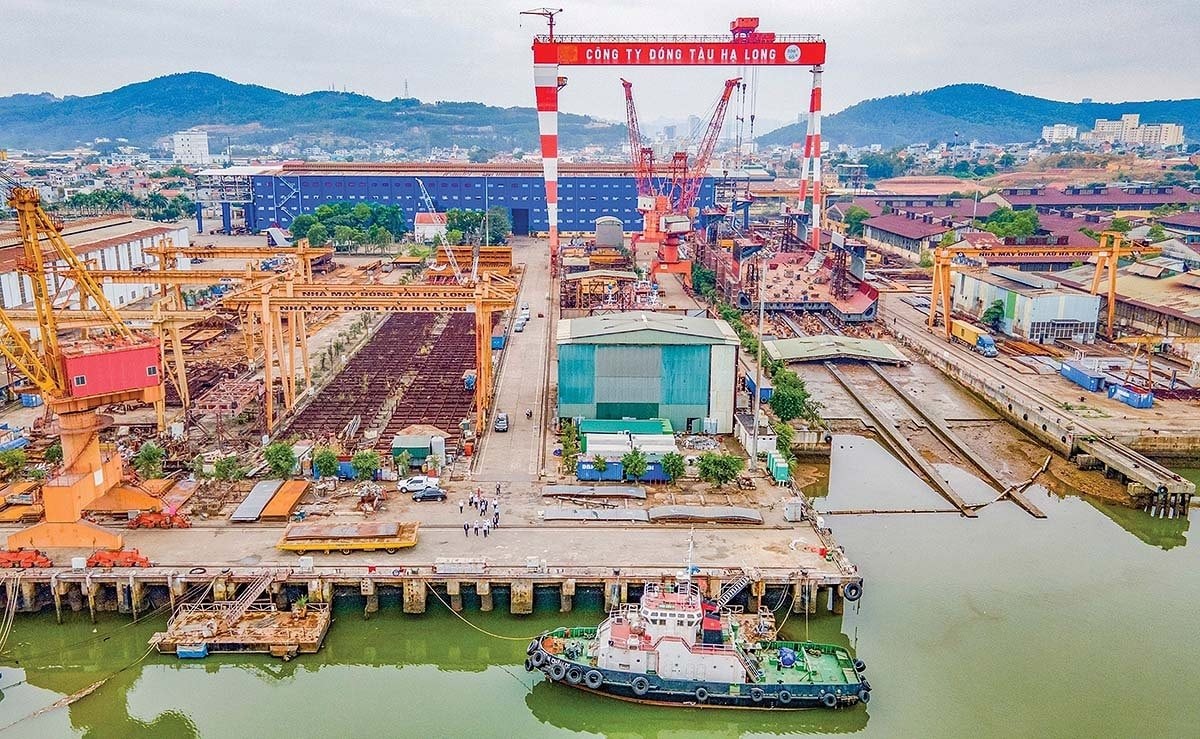 14-nha_may_dong_tau_ha_long.jpg