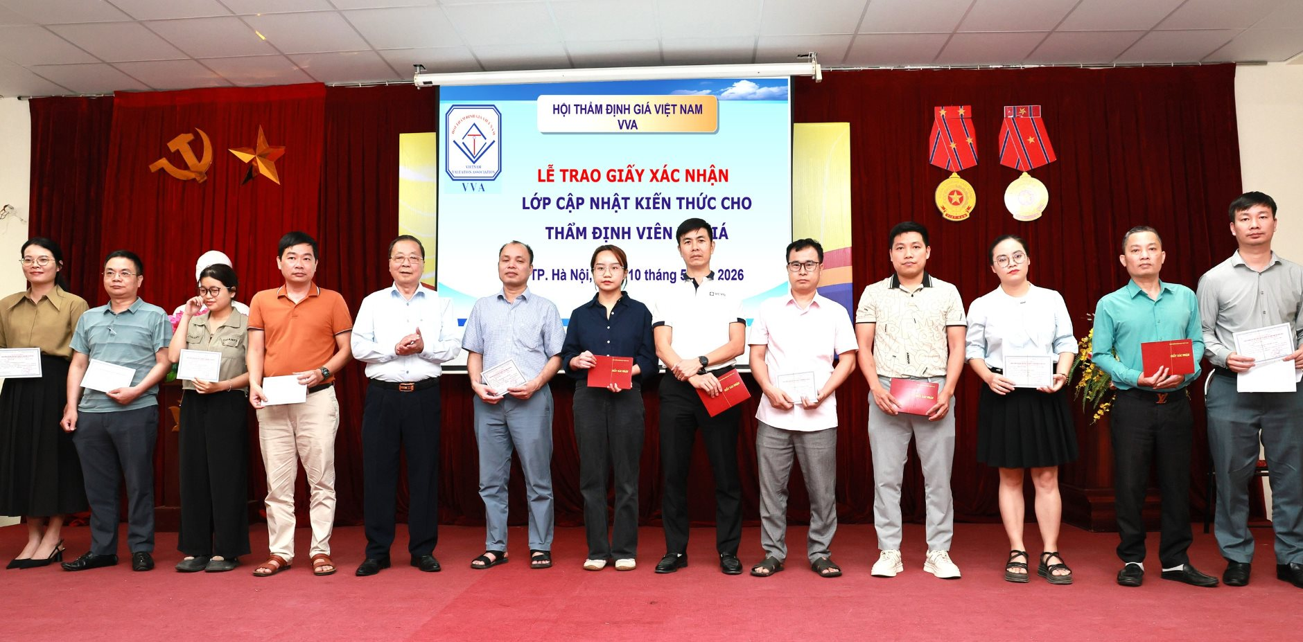 Hội Thẩm định giá Việt Nam bế giảng 2 lớp cập nhật kiến thức về thẩm định giá tại Hà Nội