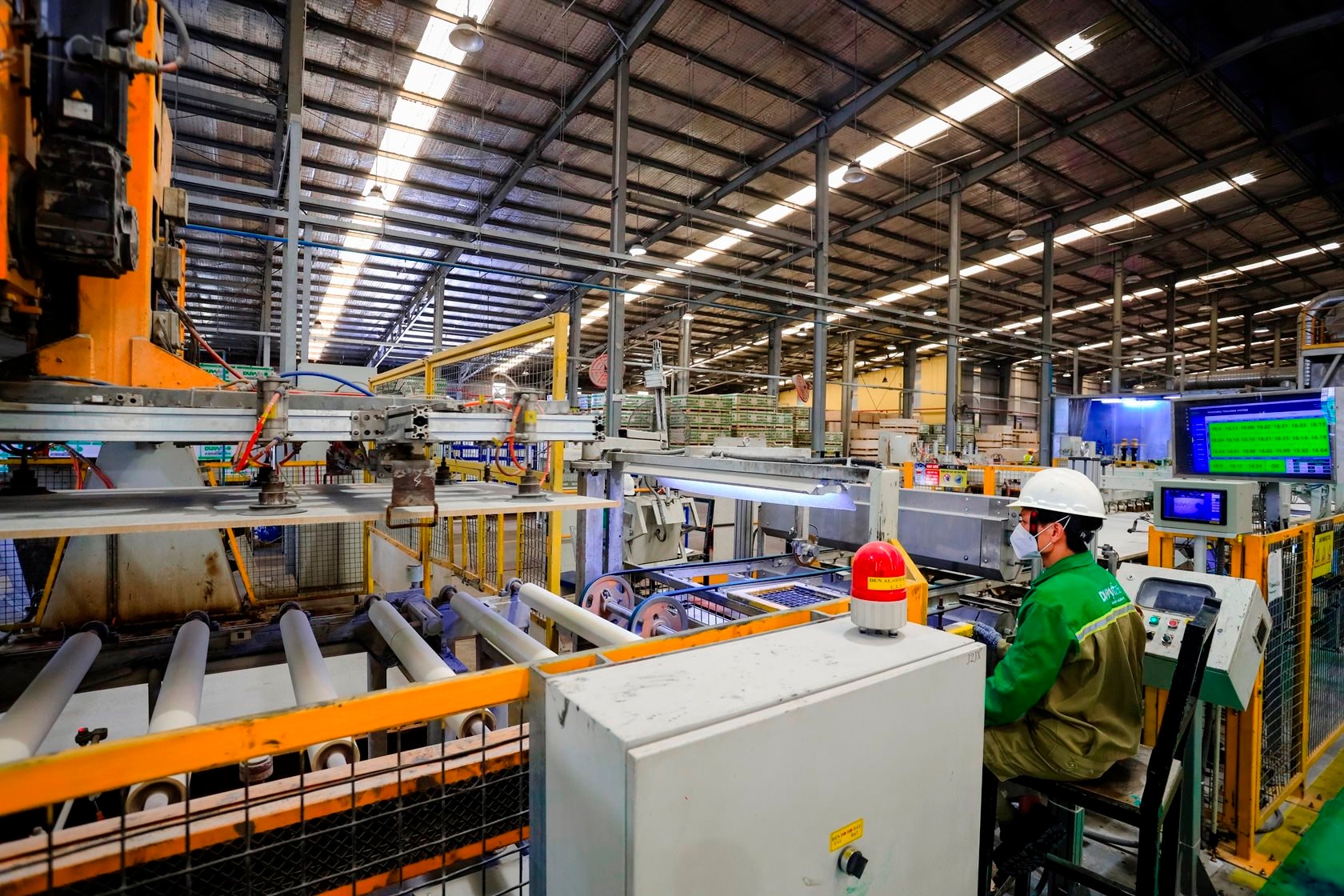 Tối ưu vận hành sản xuất hướng đến giảm phát thải trong ngành vật liệu xây dựng - bài học từ Nhà máy DURAflex Quảng Trị 