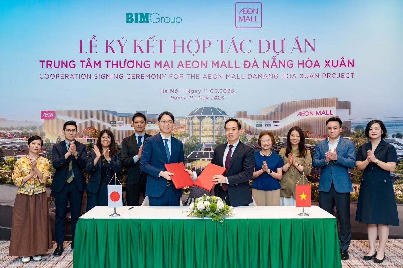 ong-isobe-daisuke-tong-giam-doc-aeonmall-viet-nam-va-ong-doan-quoc-huy-chu-tich-tong-giam-doc-bim-group-tai-le-ky-ket-hop-tac-du-an-trung-tam-thuong-mai-aeon-mall-da-nang-hoa-xuan.jpg.jpg
