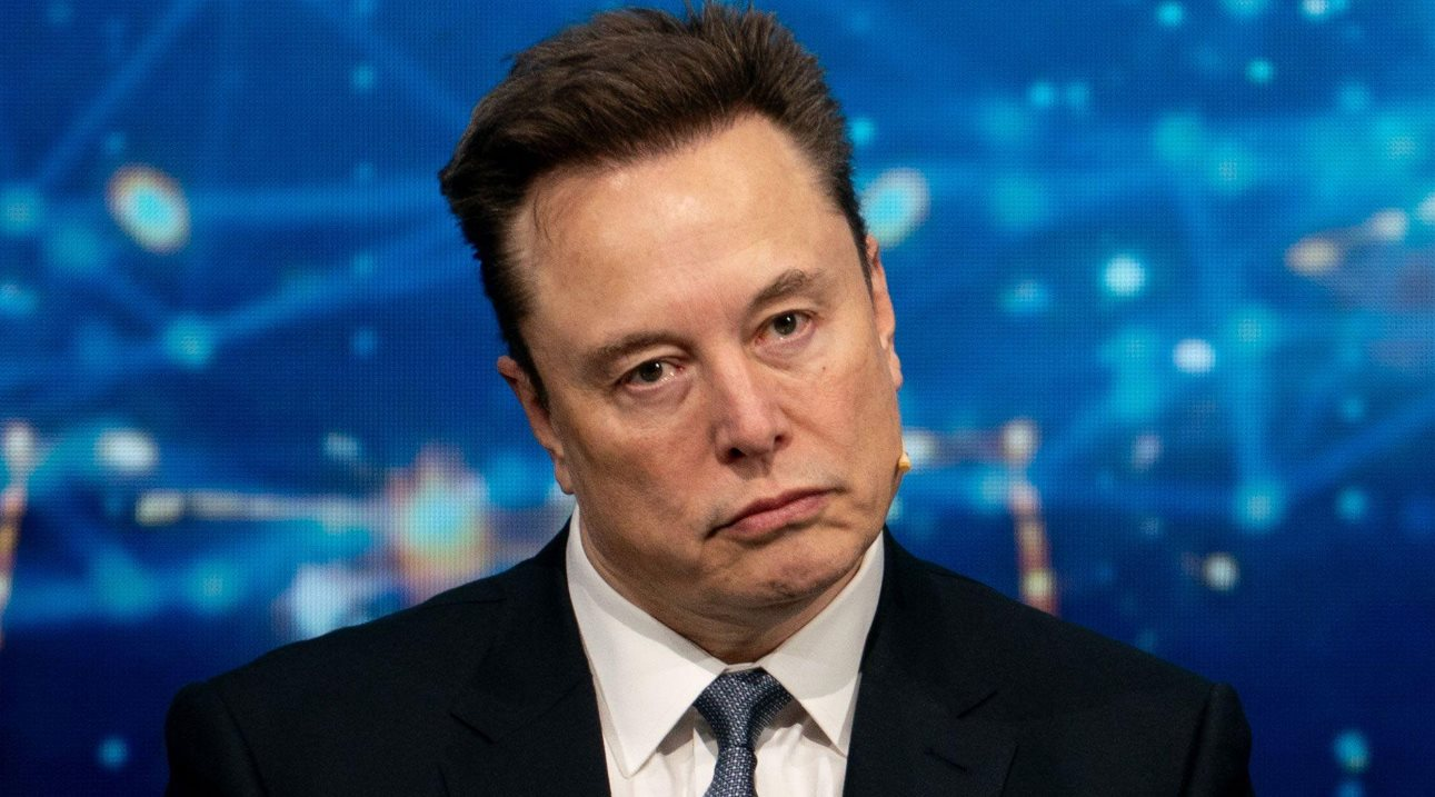 Lượt tải xuống giảm 60%, Elon Musk thừa nhận Grok chỉ là "công ty nhỏ nhất" trong cuộc đua AI