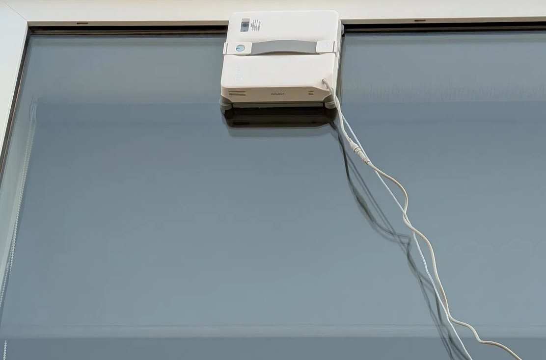 ecovacs-winbot-mini-2.png
