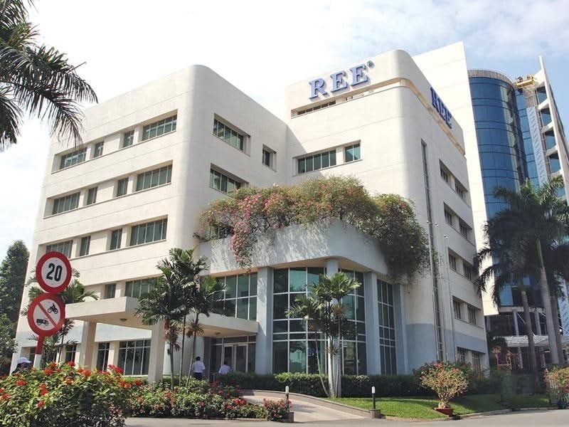 “Bốc hơi” gần 16% thị giá sau hơn 1 tháng, điều gì giúp cổ phiếu REE được kỳ vọng bật tăng hơn 32%?
