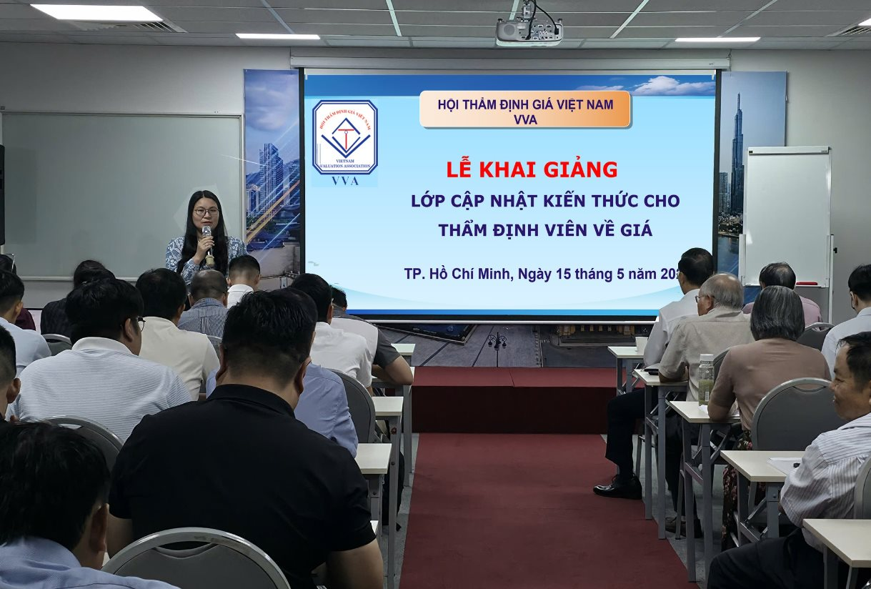 Khai giảng lớp cập nhật kiến thức về thẩm định giá CN2026.04 tại TP Hồ Chí Minh
