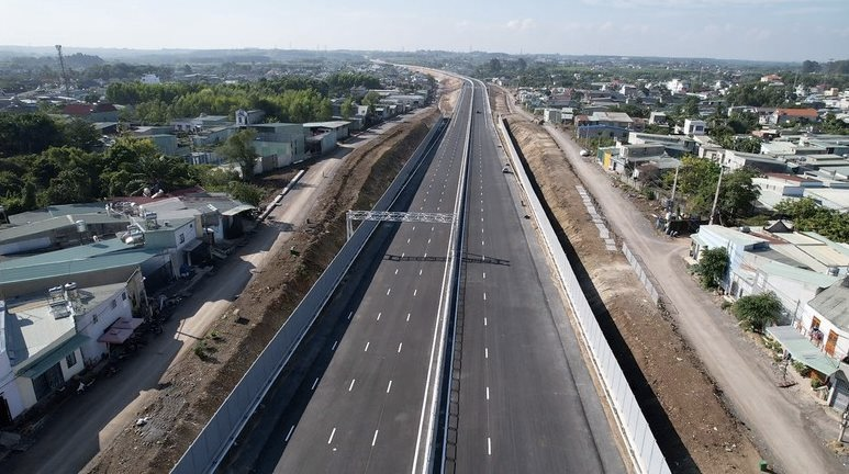 WB dự báo GDP Việt Nam năm 2026 giảm còn 6,8% do biến động toàn cầu