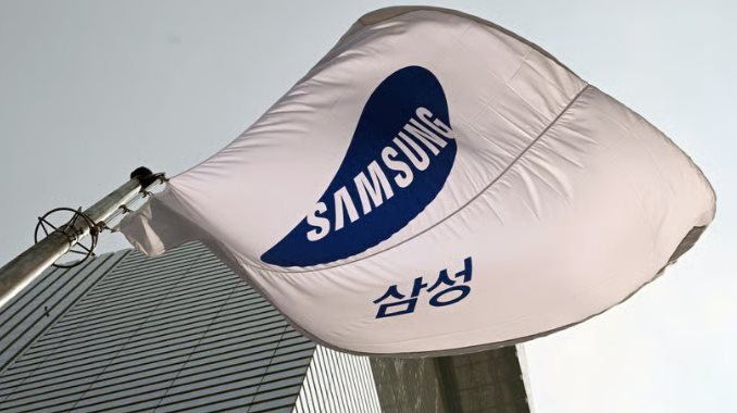 Cú lội ngược dòng ngoạn mục của Samsung: 2 năm trước phải xin lỗi vì tụt hậu, hiện vốn hóa chạm mốc 1.000 tỷ USD, khách hàng ồ ạt tới ký hợp đồng