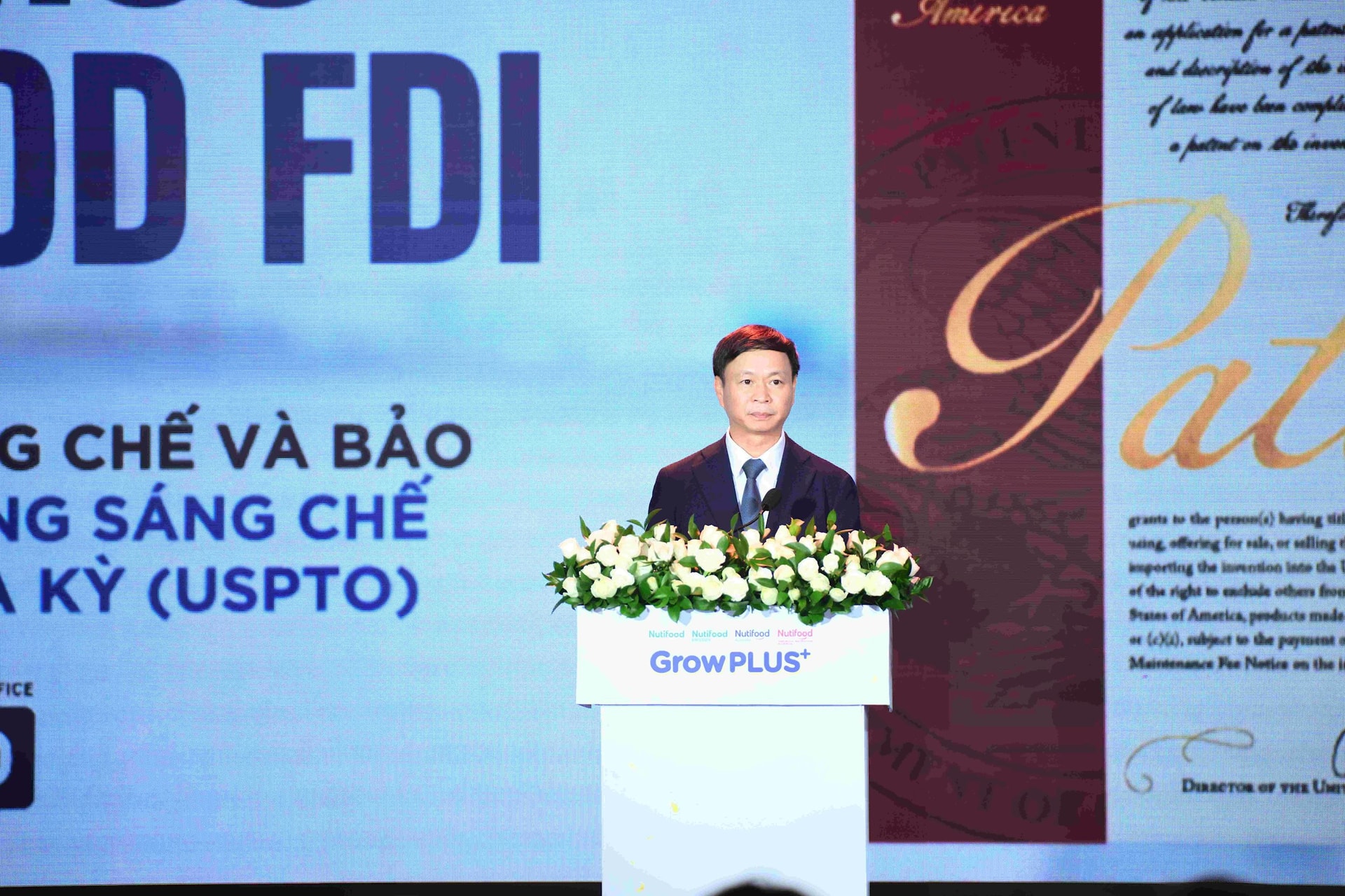 thu-truong-hoang-minh-bo-khoa-hoc-va-cong-nghe-phat-bieu-tai-su-kien-nutifood-cong-bo-cong-thuc-fdi-duoc-uspto-hoa-ky-cap-bang-sang-che..jpg