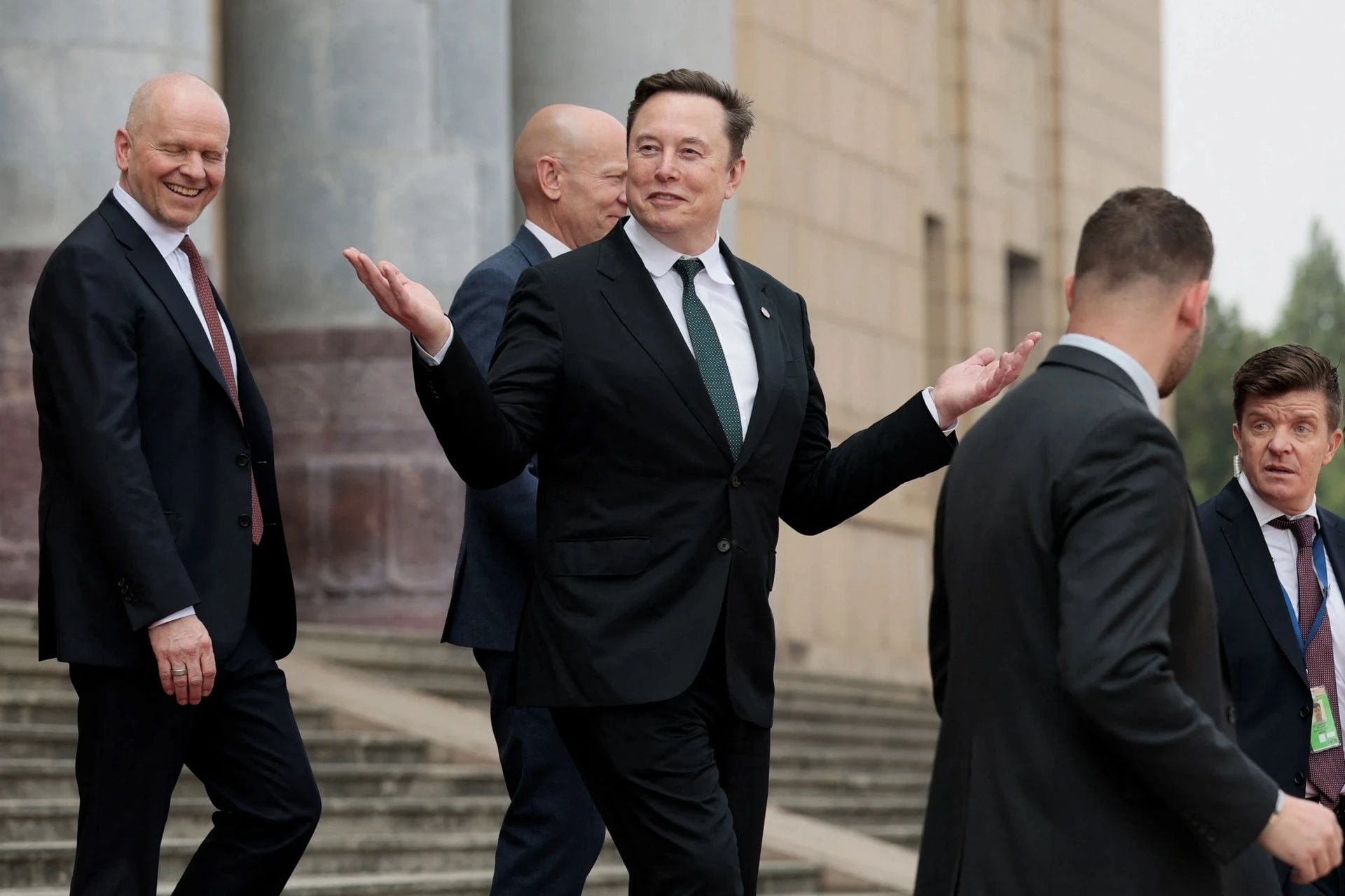 ty-phu-elon-musk.jpg