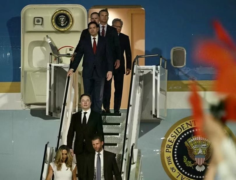 Vì sao CEO Jensen Huang được Tổng thống Trump mời đi cùng “Không lực Một” tới Trung Quốc vào phút chót?