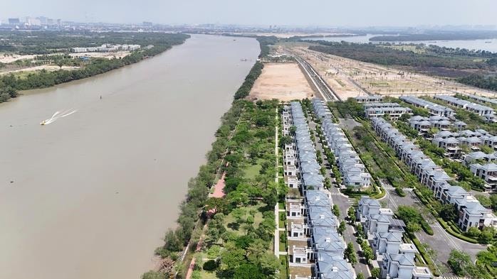 Chỉ hơn 1 tháng nữa, Vingroup của tỷ phú Phạm Nhật Vượng sẽ khởi công siêu dự án vượt biển chưa từng có hơn 92.000 tỷ đồng, đồng thời đề xuất điều chỉnh quy mô 