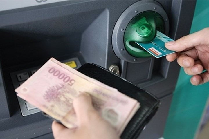 Người dùng có thể đối mặt rủi ro pháp lý nghiêm trọng nếu rút tiền, nhận  chuyển khoản từ các giao dịch sau