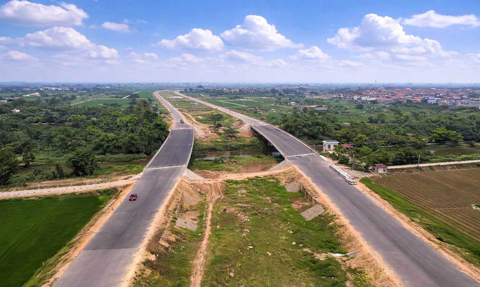 Người dân Hà Nội, Hưng Yên, Bắc Ninh vui mừng khi tuyến đường 85.000 tỷ dài hơn 112 km đang được đẩy nhanh tiến độ thi công
