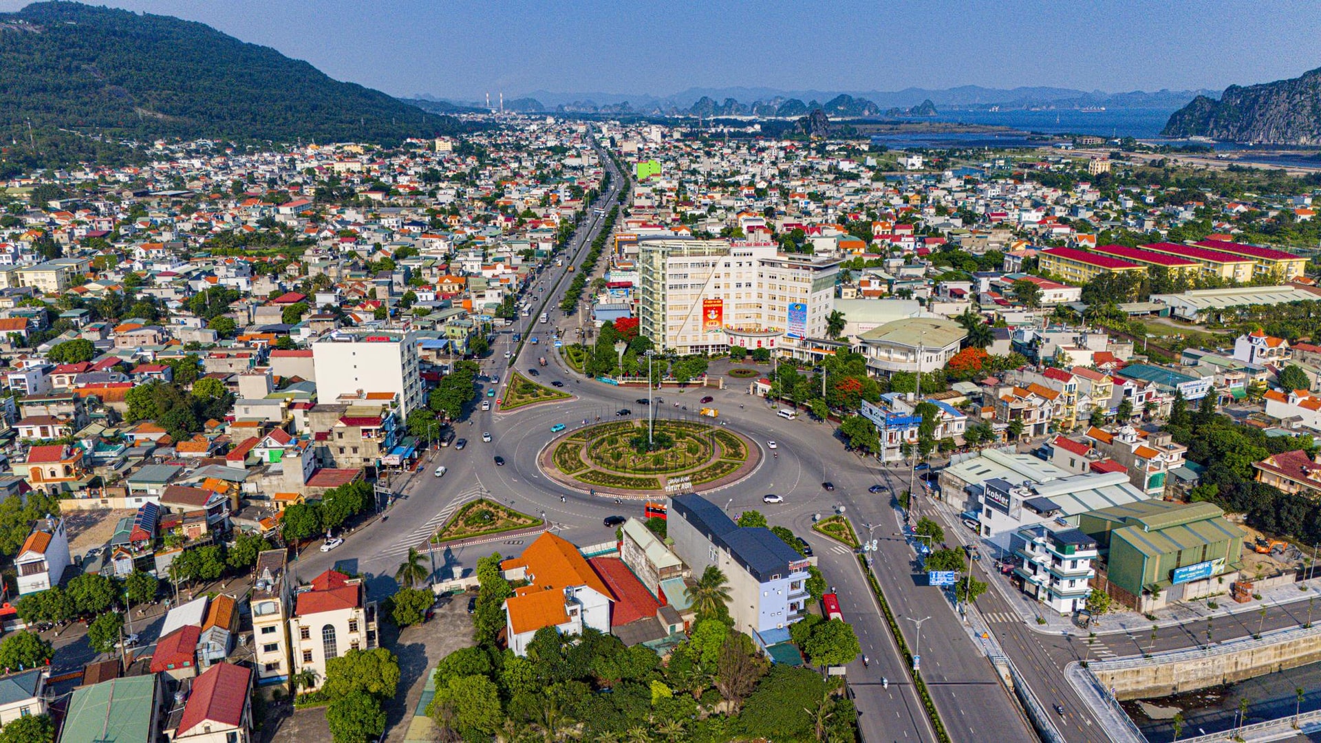 4-7-thanh-pho-quang-ninh-17186666569981109592056.jpg