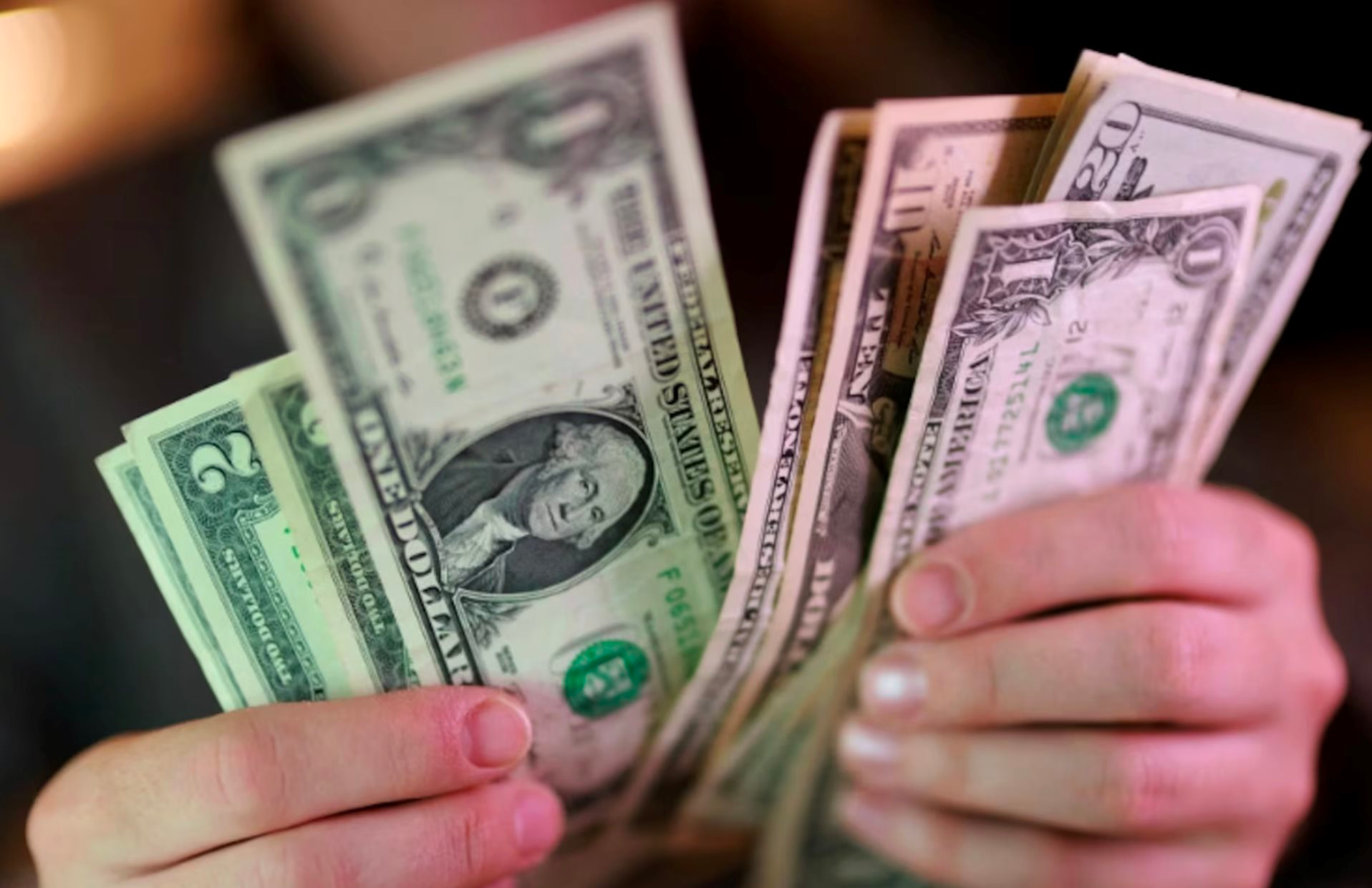 Nhóm chủ nợ lớn nhất 'xả' gần 200 tỷ USD trái phiếu Mỹ: Niềm tin với tài sản an toàn của Washington đã lung lay?