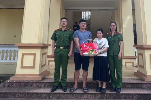 Công an điều tra số tiền 300 triệu đồng chuyển từ tài khoản ngân hàng của Bùi Thị Lan Hương SN 1994