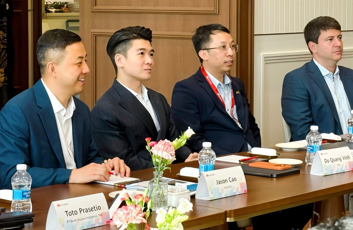 Phó Chủ tịch SHB Đỗ Quang Vinh xuất ngoại đi học: "Đi 1 ngày đàng học 1 sàng khôn"