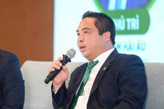Ông Lưu Bách Đạt - TGĐ Hoá chất Đức Giang làm Chủ tịch công ty sản xuất ắc quy thay ông Đào Hữu Huyền 