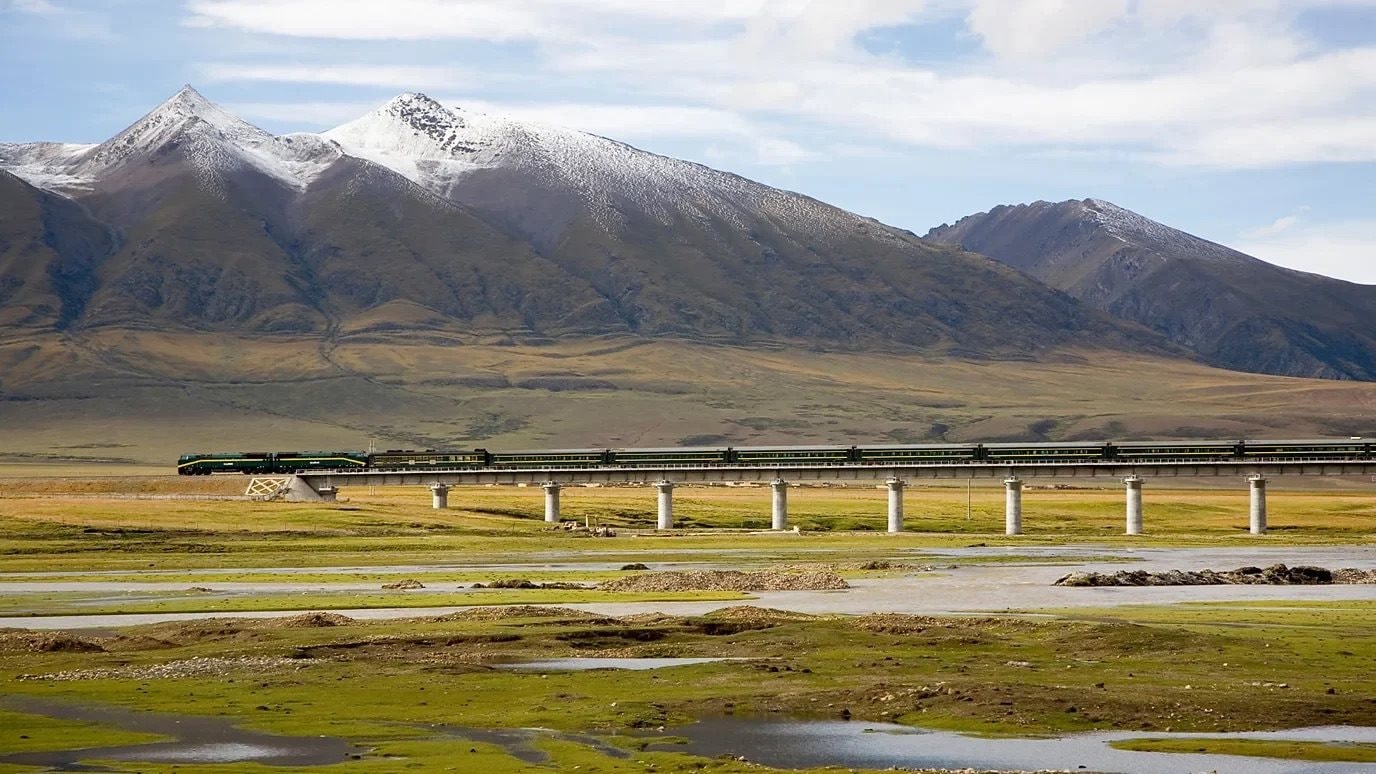 ky-quan-ky-thuat-chay-tren-do-cao-5702m-tai-noc-nha-the-gioi-005050.jpeg