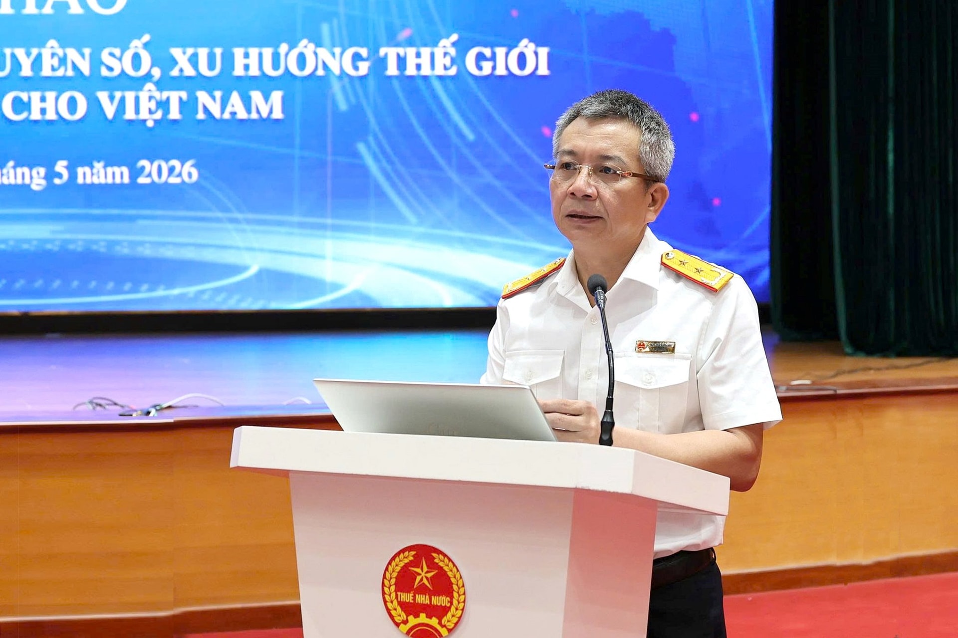 Cục trưởng Cục Thuế chia sẻ điều quan trọng về ứng dụng eTax Mobile và hóa đơn điện tử người dân cần chú ý!