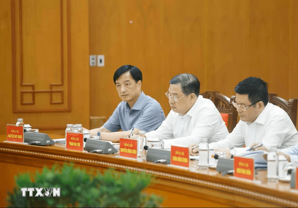 tong-bi-thu-chu-tich-nuoc-to-lam-chu-tri-buoi-lam-viec-ve-dinh-huong-phat-trien-cong-nghiep-vat-lieu-o-viet-nam4-1779364001584171707910.png