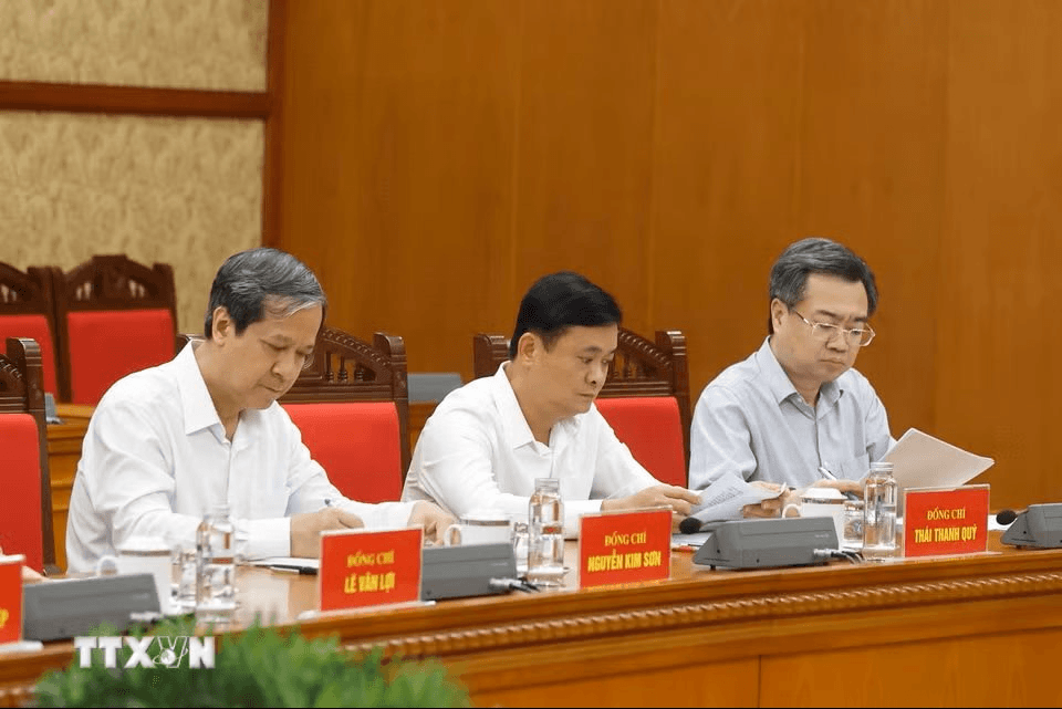 tong-bi-thu-chu-tich-nuoc-to-lam-chu-tri-buoi-lam-viec-ve-dinh-huong-phat-trien-cong-nghiep-vat-lieu-o-viet-nam5-1779364001600337861730.png