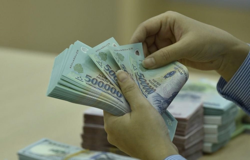 Tài chính tuần qua: Một số ngân hàng chưa nghiêm túc giảm lãi suất, Sacombank và OCB biến động nhân sự cấp cao