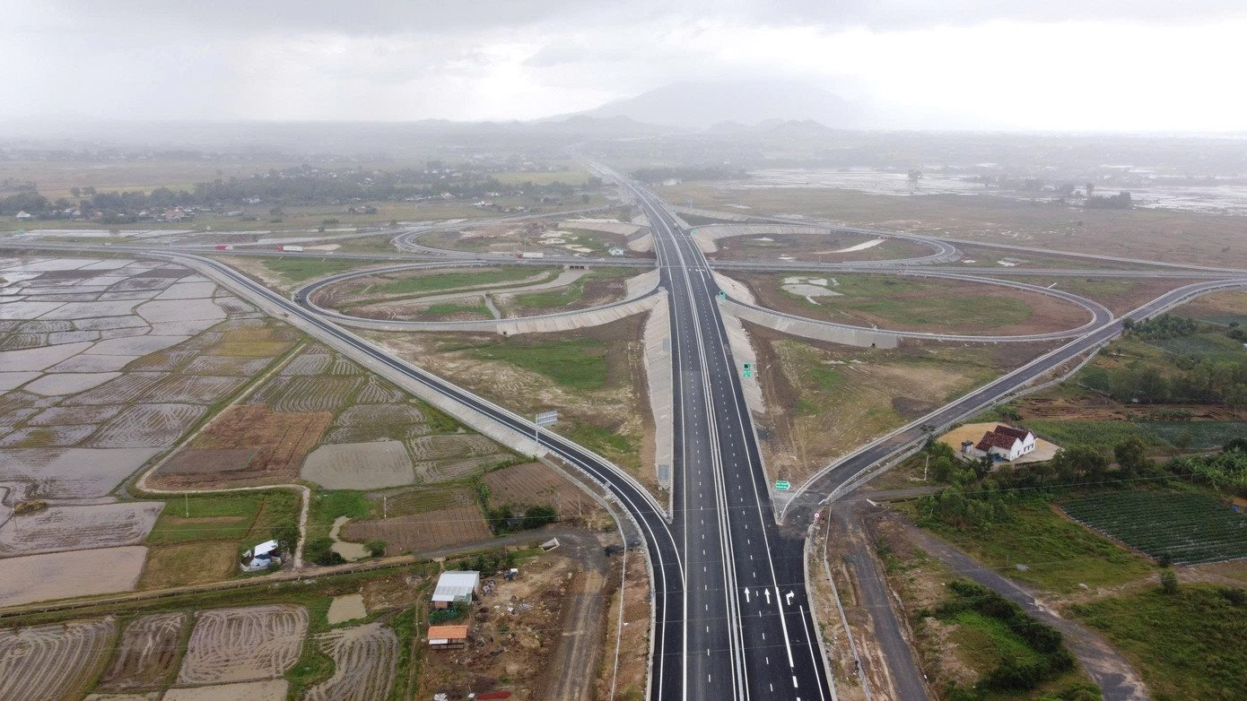 Ngay tuần sau, 22km đầu tiên của tuyến cao tốc “rừng – biển” đầu tiên tại Việt Nam sẽ chính thức thông xe