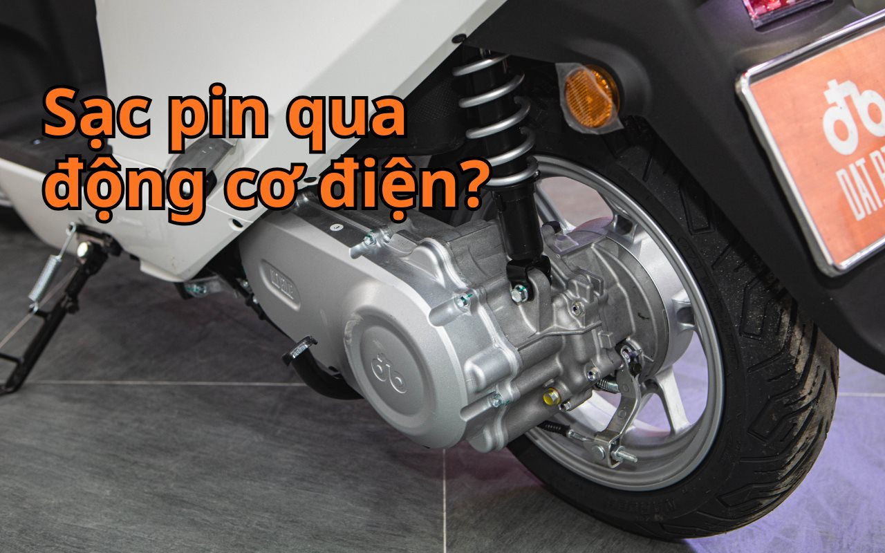 Cách sạc kỳ lạ của xe Dat Bike vừa ra mắt: Vì sao điện từ nguồn không vào pin mà đi thẳng vào động cơ?