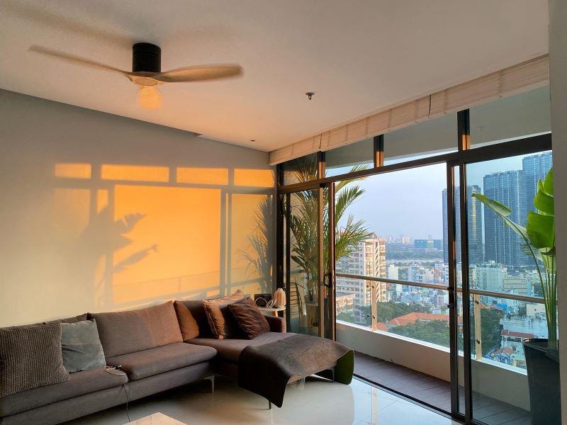 Trở về căn hộ hướng tây sau một ngày nắng nóng như thiêu đốt lên đến 40 độ, cảm giác của bạn sẽ thế nào?