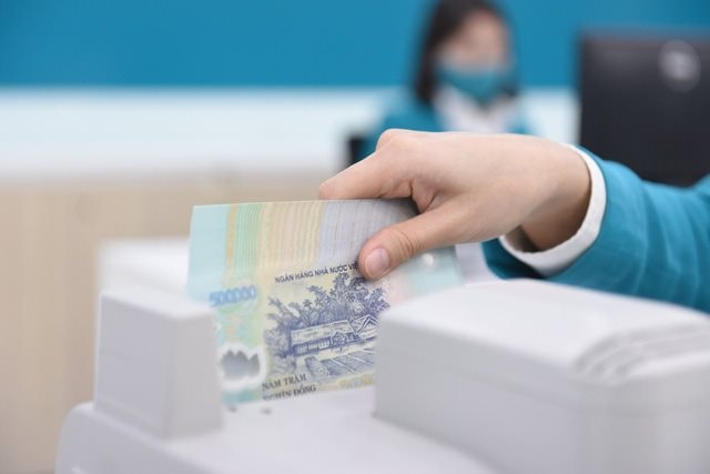 Ngân hàng lên tiếng về hình thức gửi tiết kiệm lãi suất 18-20%/năm, rút gốc bất cứ lúc nào