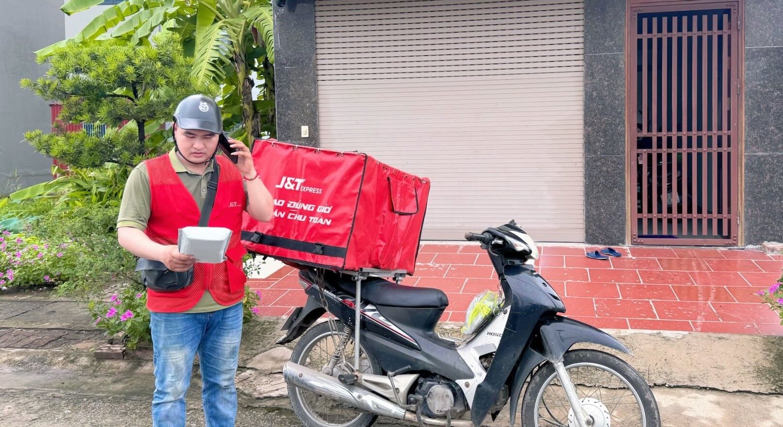 Hành trình của những shipper 5 sao tại J&T Express