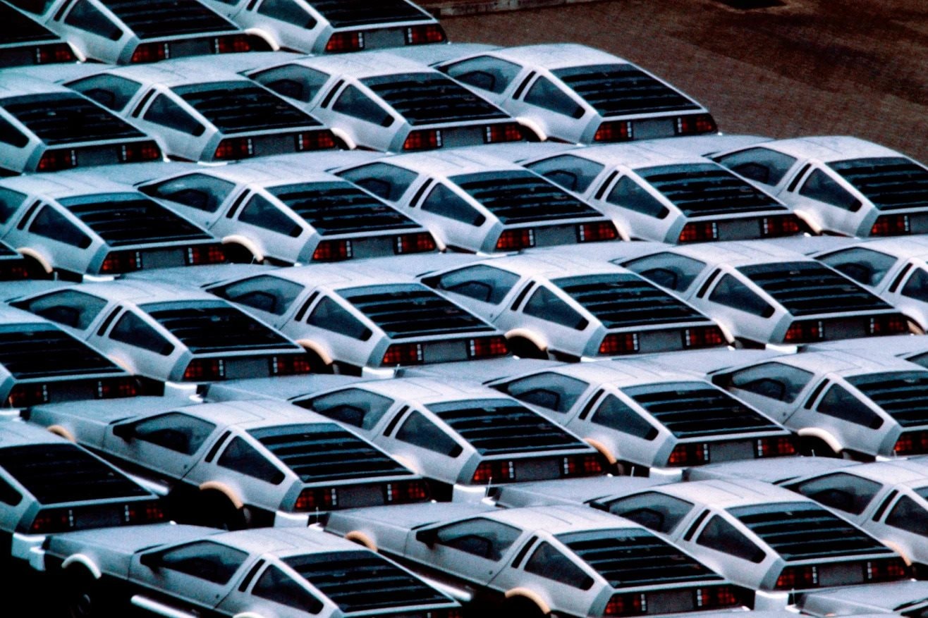 190514150427-de-lorean-gettyimages-802625578.jpg