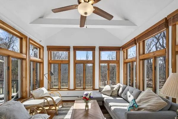 28biz-ai-realtor-02-fbzc-articlelarge.jpg