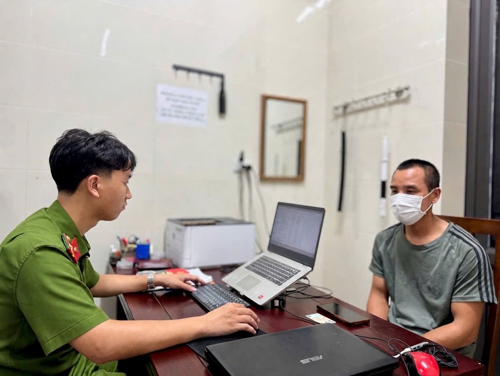 Phát hiện giao dịch lên tới gần 100 triệu đồng, Công an ra quyết định khởi tố Nguyễn Văn Ngọc SN 1989