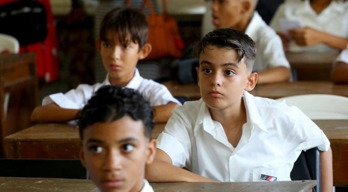 hoc-sinh-cuba.jpg