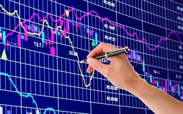 Cổ phiếu ngân hàng đang rẻ, vì sao tiền vẫn chưa vào?