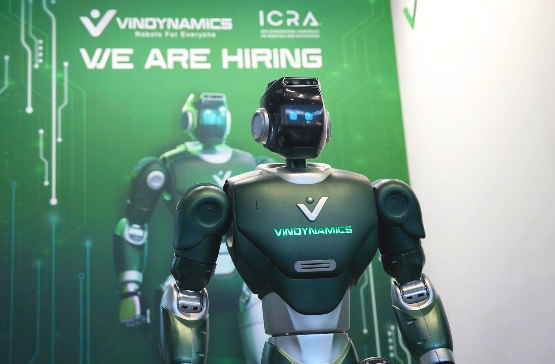 Vindynamics lần đầu ra mắt robot hình người tại hai sự kiện công nghệ hàng đầu thế giới