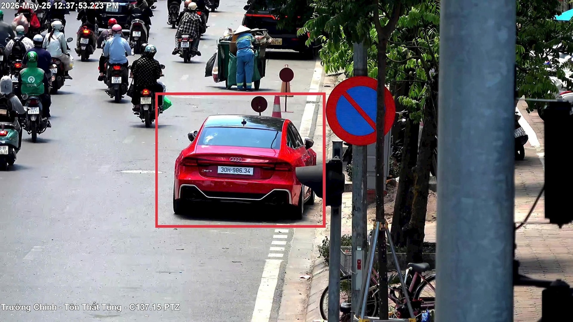 Tất cả người dân Hà Nội chú ý: Công an sử dụng UAV tuần tra trên không, công nghệ “mắt thần” nhạy cỡ nào?