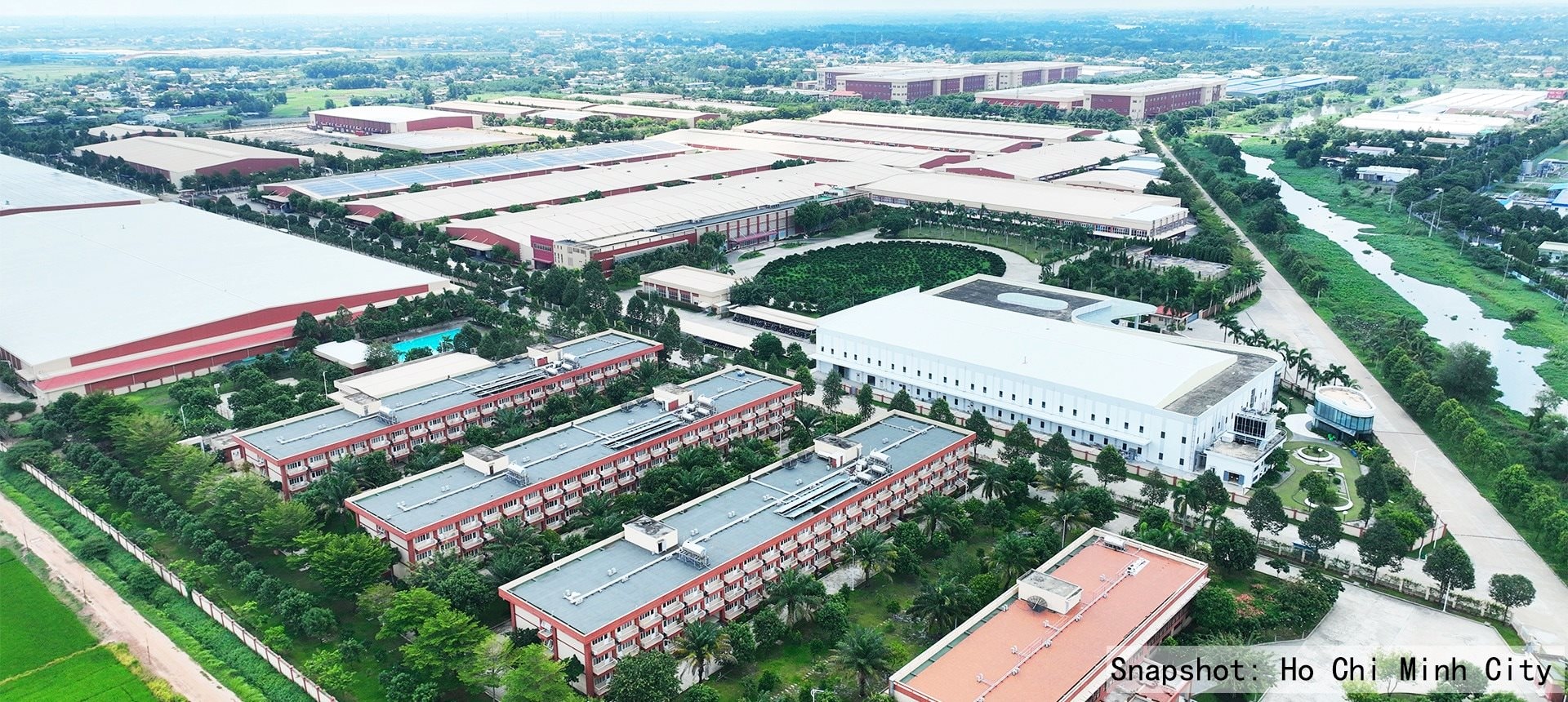 Đại gia Trung Quốc đầu tư 717 triệu USD tài sản, thuê gần 38.000 lao động tại Việt Nam để tạo ra những chiếc áo tiền triệu của Nike, Adidas, Uniqlo và Puma