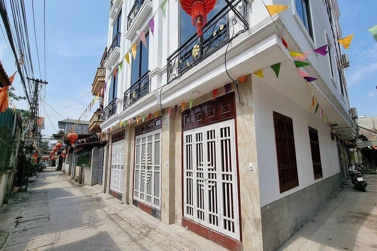 Nhà đất thổ cư giảm giá tiền tỷ vẫn ế: Cá biệt có căn "hàng khủng" 100 tỷ rao bán cả năm không có ai ngó ngàng