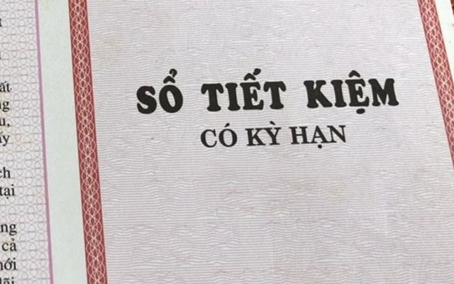 Cụ ông mở 8 sổ tiết kiệm, không tất toán mà để tự động tái tục nhiều năm rồi kiện ngân hàng