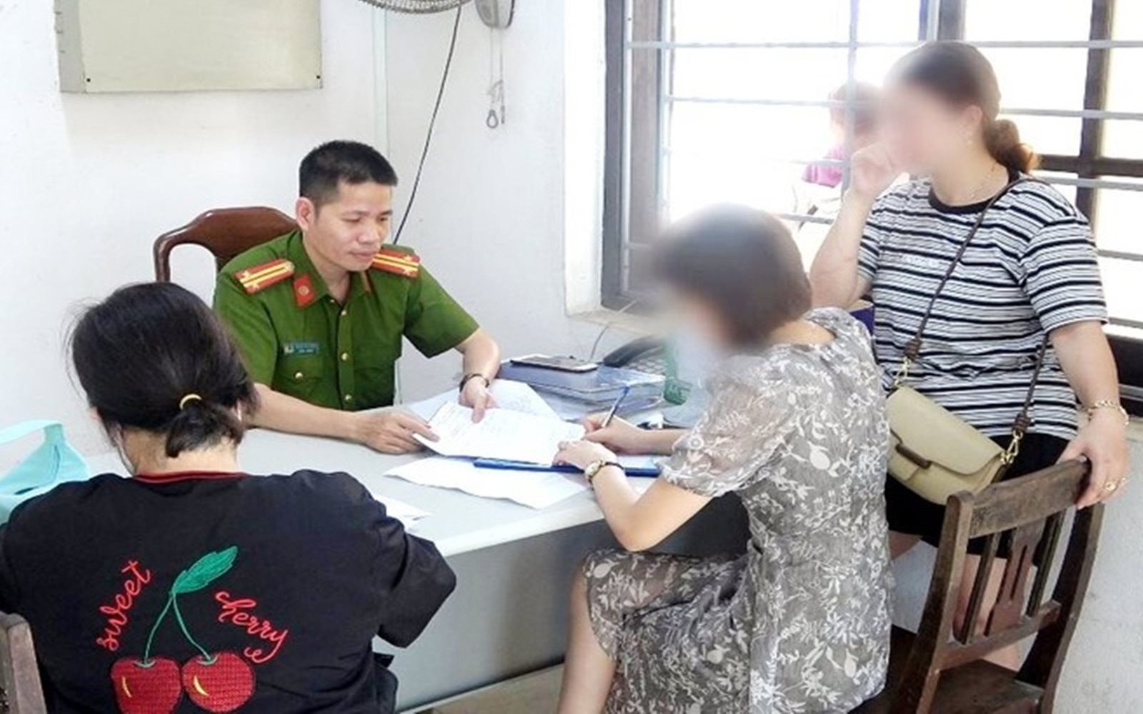 Tất cả người dân có giao dịch mua bán, chuyển khoản với nội dung sau cần lập tức khoá tài khoản và báo công an