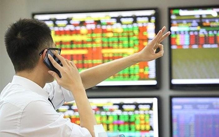 Vietcap đưa ra 2 kịch bản cho VN-Index tháng 6, gọi tên cổ phiếu có triển vọng tích cực
