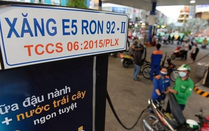 Xăng E5 được khuyên dùng cho xe đời cũ, người dân có thể tìm mua tại đâu?