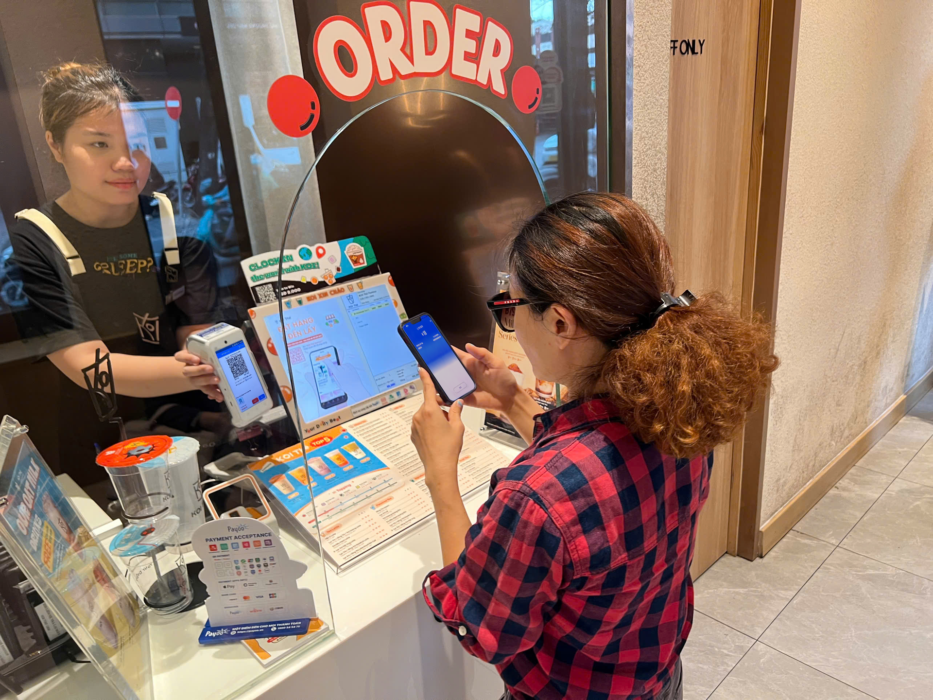 Thấy gì từ việc người Việt dùng Alipay mua trà sữa KOI Thé?
