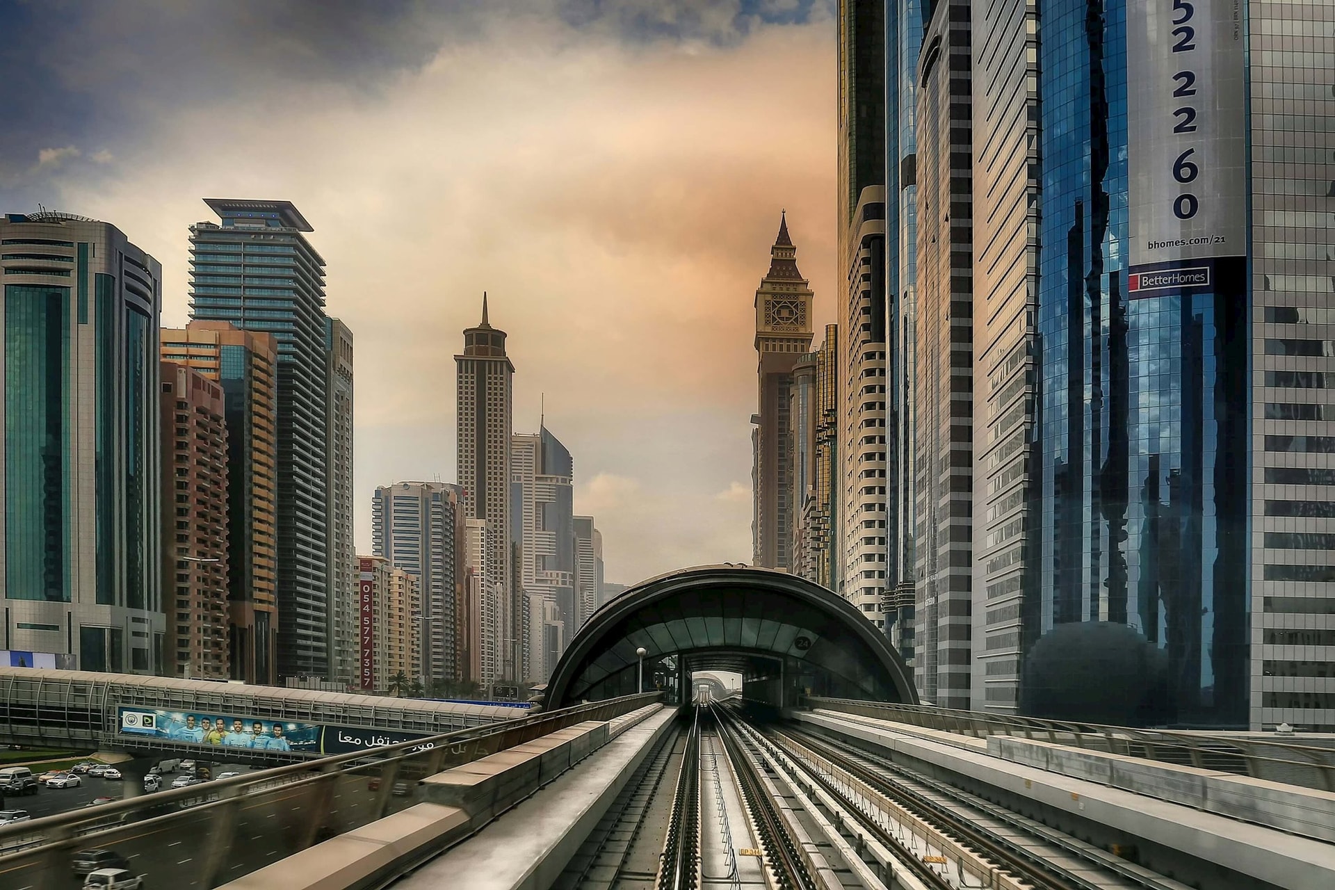 gold_line_metro_in_dubai_3d141d3a13.jpg