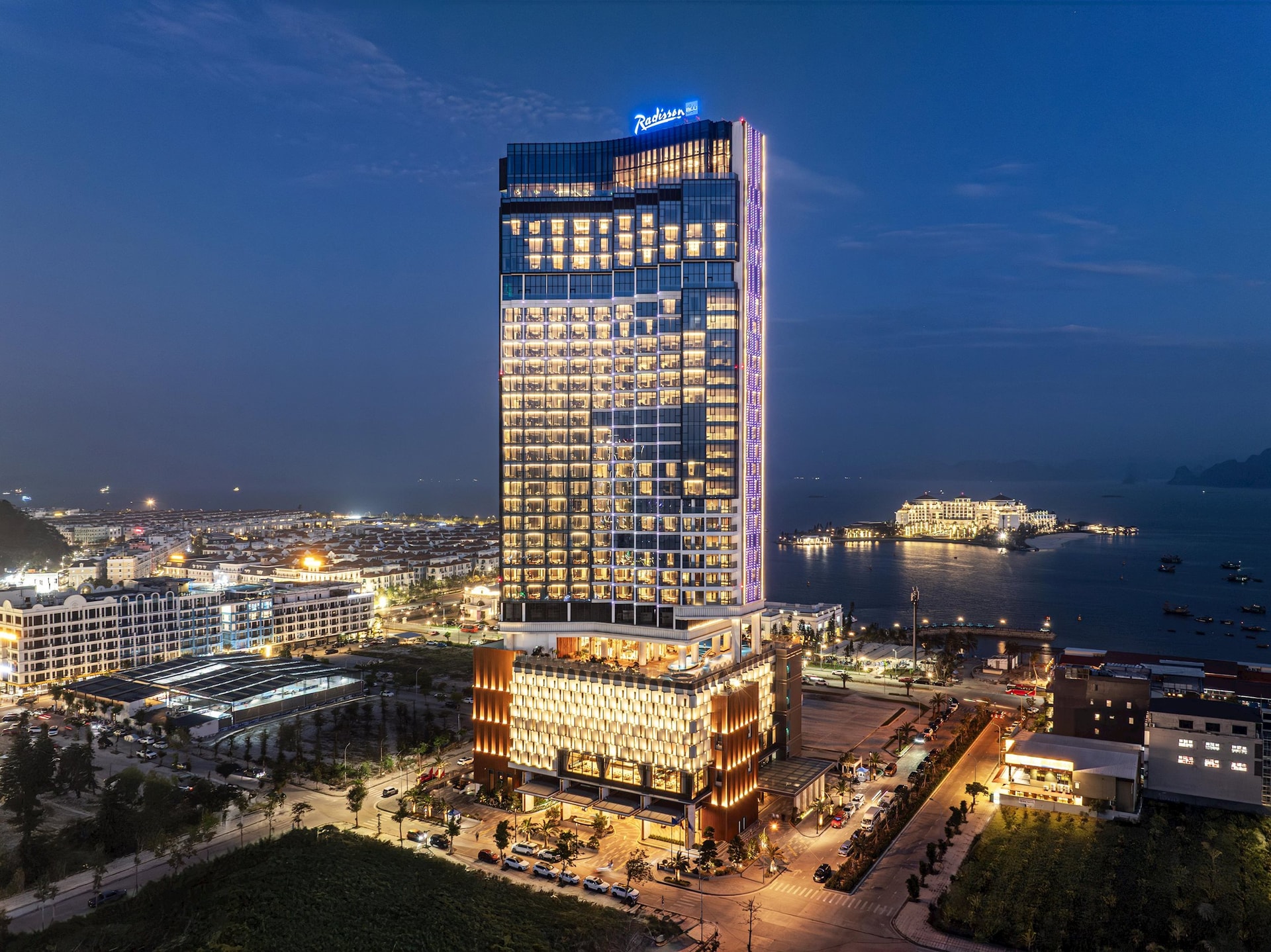 radisson-blu-hotel-ha-long-bay-1-.jpg