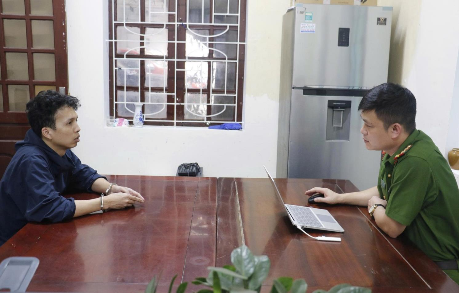 Ra lệnh bắt tạm giam Nguyễn Văn Tuấn 